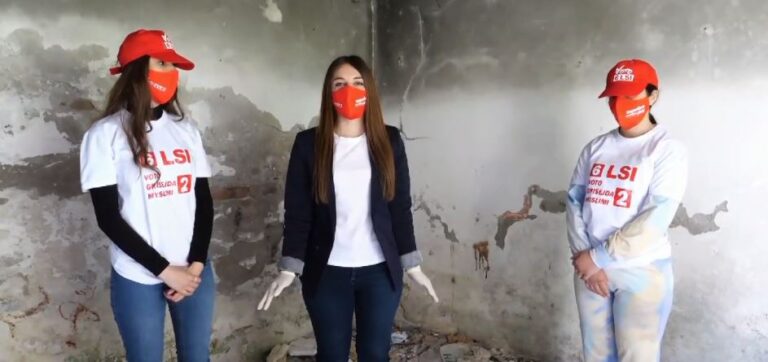 Kandidatja e LSI/Myslimi: Rilindja u ofroi të rinjve të Vlorës drogë dhe shpopullim (VIDEO)