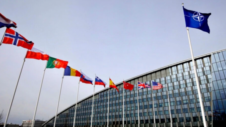 NATO: Bllokimi i lundrimit, pjesë e praktikave destabilizuese të Moskës