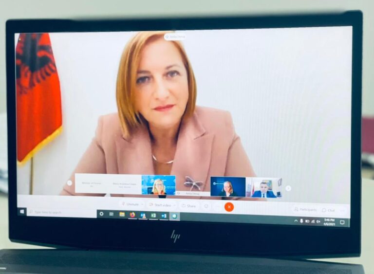 Denaj merr mbështetjen e BB-së për politikat ekonomike ndaj dy krizave