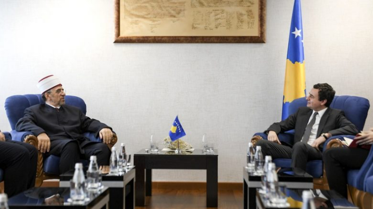 Kryemyftiu i Kosovës: Presidentes e kryeministrit duhet t’iu dalë gjumi natën nga përgjegjësia që kanë