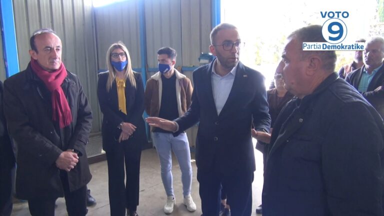 Gazment Bardhi me prodhuesit e vajit të ullirit ne Dumre: Nxjerrja e fshatit nga varferia, prioritet i PD