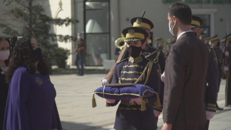 Ceremonia, bashkëshorti i Vjosa Osmanit i kujdesshëm deri në detaje (FOTOLAJM)