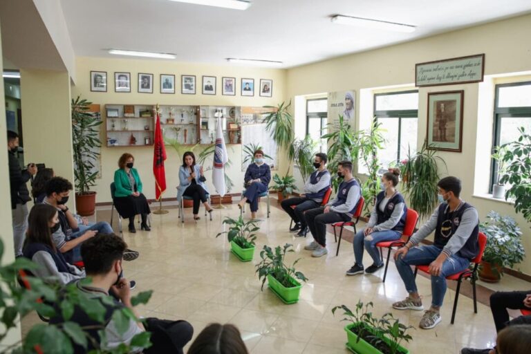 Kushi takim me maturantët: Një proces i drejtë, do të reflektohen vështirësitë gjatë pandemisë