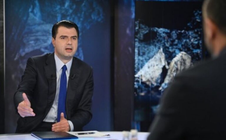 Denoncimi i fortë i Bashës: Kemi raportime për vdekje nga vaksina