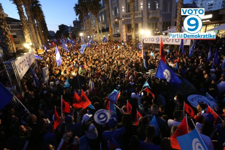 Basha nga Durrësi: Nuk ka forcë, banda dhe shitblerje votash të na ndalë. Ne e refuzojmë dhunën, do mbrojmë demokracinë