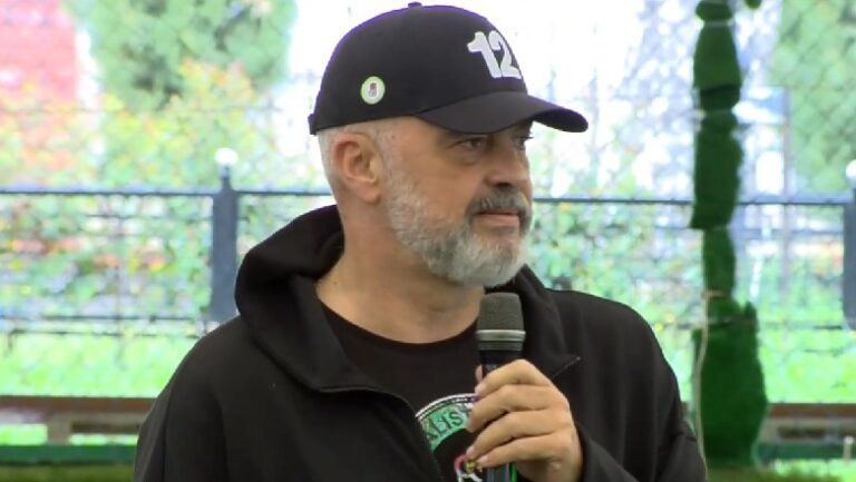 Kryeministri Edi Rama vijon të sulmojë BE për vaksinat