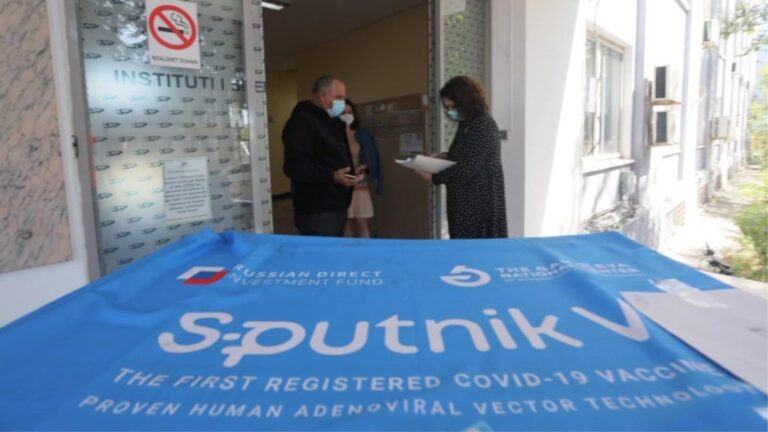 Vijnë 25 mijë doza Sputnik, Rama: Do ta arrijmë objektivin e 500 mijë të vaksinuarve brenda majit