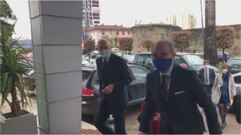 25 prilli, ambasadorët zbarkojnë në Elbasan