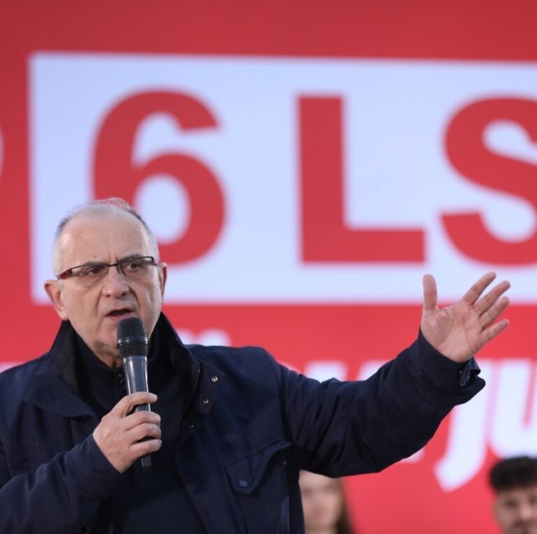Vasili: Po përjetojmë një ditë të shkëlqyer dhe interesi i qytetarëve është vërtet impresionues