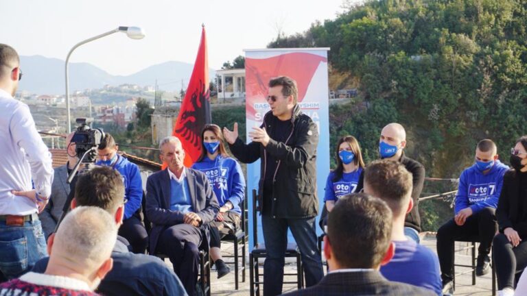 Mediu: Mos të lejojmë një tjetër regjim shtypës të na rrëmbejë të ardhmen
