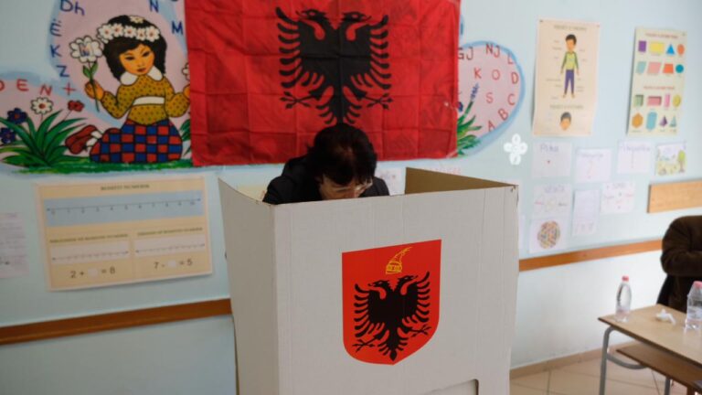 Edhe 8 kuti dhe mbyllet votimi në Kukës, PD thyen rëndë PS