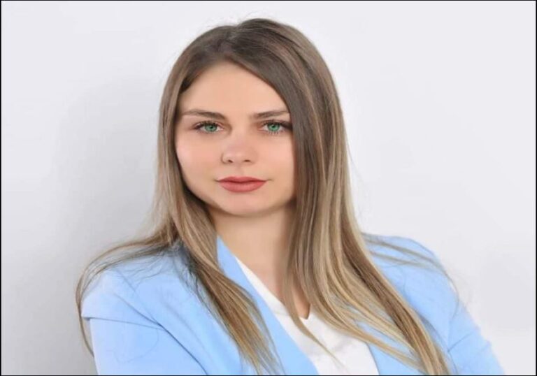 Kandidatja e Vlorës, Anxhela Shenaj: Jo “tërmet – tërmet”, por “qamet – qamet” do të jetë 25 prilli për Ramën
