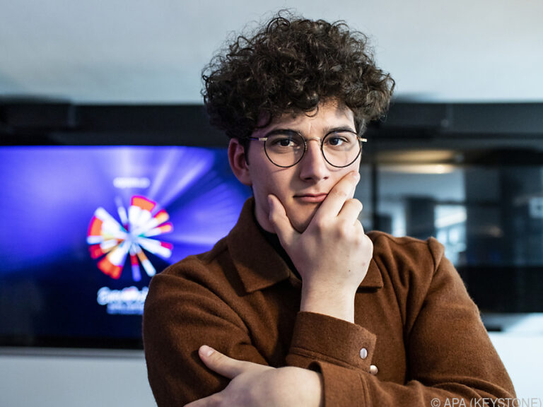 Njihuni me artistin shqiptar që përfaqëson Zvicrën sivjet në “Eurovision”