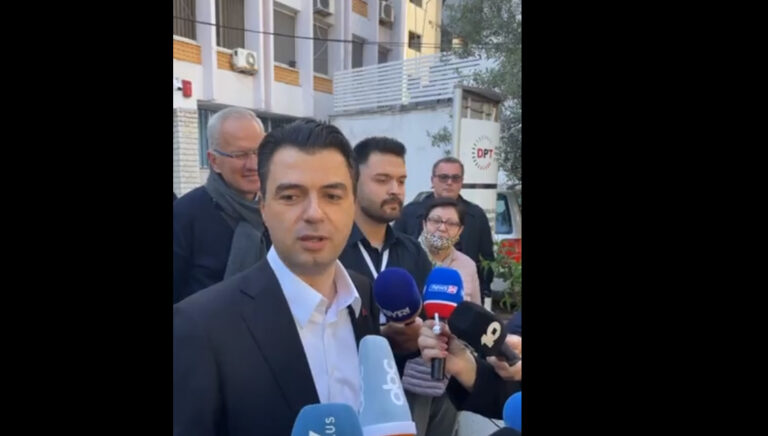 Basha bën thirrje nga Durrësi: Merrni familjen dhe shkoni të votoni