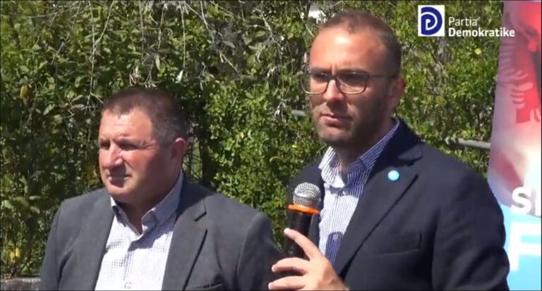 Bardhi takime në Elbasan: Me ndryshimin do të bashkohen edhe socialistët e ndershëm. Zero taksë për tokën e fermerëve