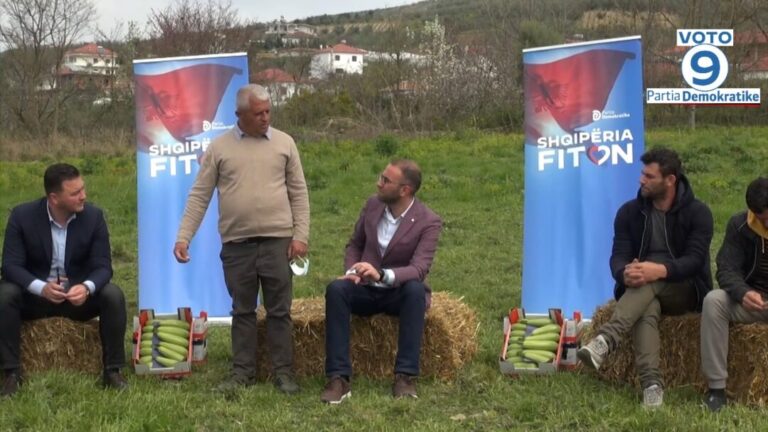 Bardhi takim me fermerët në Cërrik: Bujqësia e blegtoria, prioritet i mandatit të parë (VIDEO)