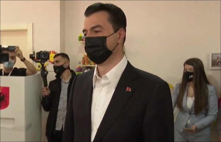 Video/ Basha voton: Sot është dita e Shqipërisë. Dilni e votoni masivisht!