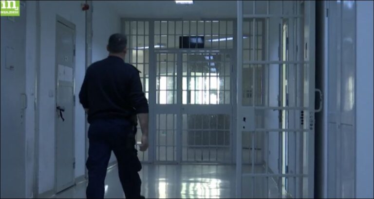 Në Kosovë nis vaksinimi i stafit mjekësor në burgje