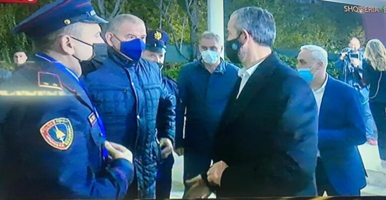 Përplasja fizike te shkolla “1 Maji” në Tiranë, Celibashi mbërrin me urgjencë në qendrën e numërimit