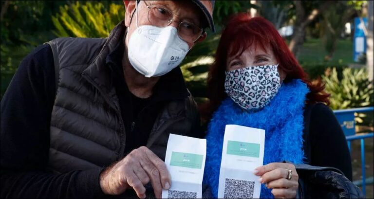 Ligjvënësit evropianë aprovojnë certifikatën e gjelbër të vaksinimit për BE-në