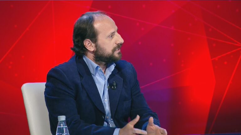 Goxhaj: Ministrja mashtroi se merret 2400 euro nga kontrollorët, rroga më e lartë 1.9 mln lekë