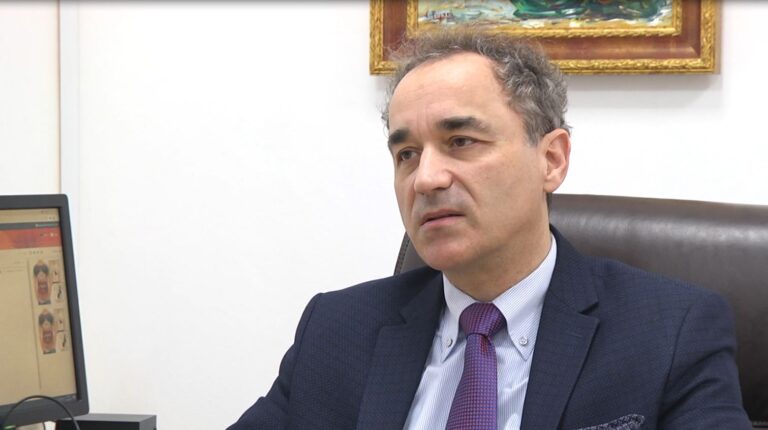 Mjekët të papërfaqësuar/ Sindikata kërkon të drejtë vendimmarrje, Stroni: Konfederata inekzistente
