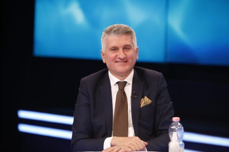 Agron Gjekmarkaj: Rama është e kaluara. Me Bashën kryeministër, procesi i vaksinimit do jetë më efikas