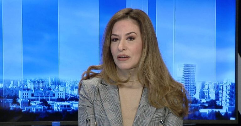 Godole: Gratë deputete, dy realitete të ndryshme në Shqipëri e Kosovë