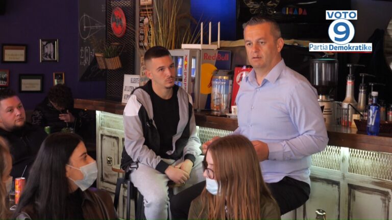 Shkodër/ Bushati takim me të rinj të cilët studiojnë jashtë vendit: Ne kemi një program real për ju, vetëm ju bëni ndryshimin