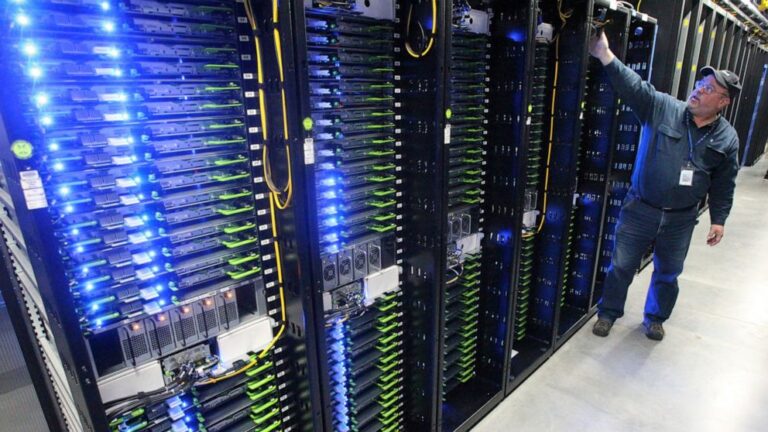 Të dhëna për 500 milion përdorues të Facebook janë gjetur në një faqe interneti për hakerat