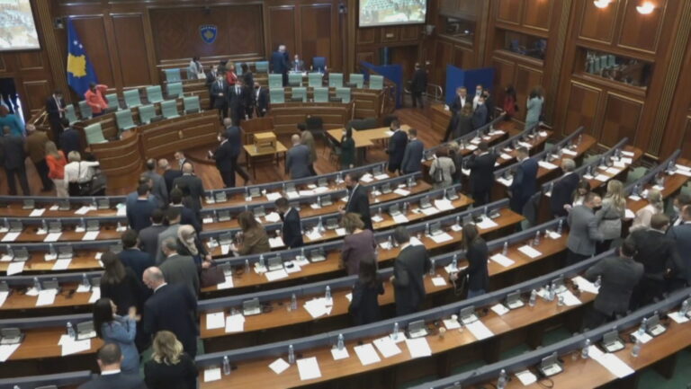 Kriza politike për votimin e Presidentit, dëmton rëndë edhe ekonominë