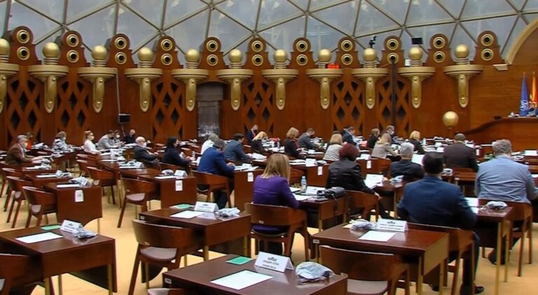 Censusi mbetet pezull në Maqedoninë e Veriut, kuvendi nuk e voton shtyrjen e procesit për në shtator