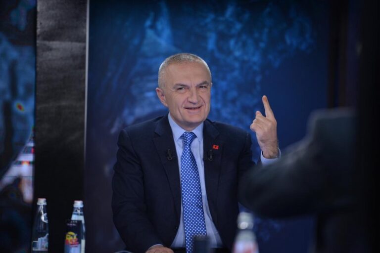 Presidenti Meta thotë se në ditët në vijim do të shohim lojëra të tjera nga Rama