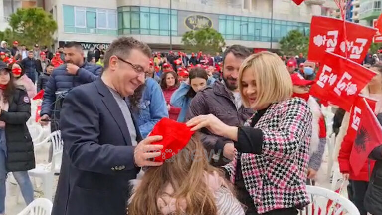 “Vdeksha unë o Zot”/ Vajza e vogël i tregon Kryemadhit dëshirën e vetme që ka, ja si i përgjigjet kryetarja e LSI-së