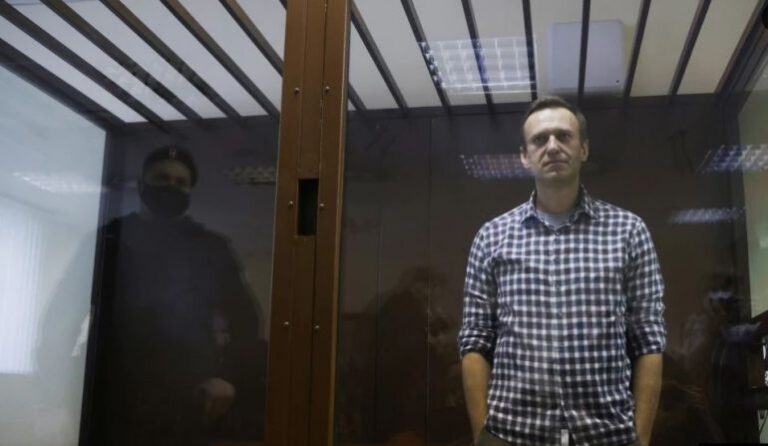Rëndohet shëndeti i kreut të opozitës ruse, Navalny humb ndjesitë në këmbë dhe duar