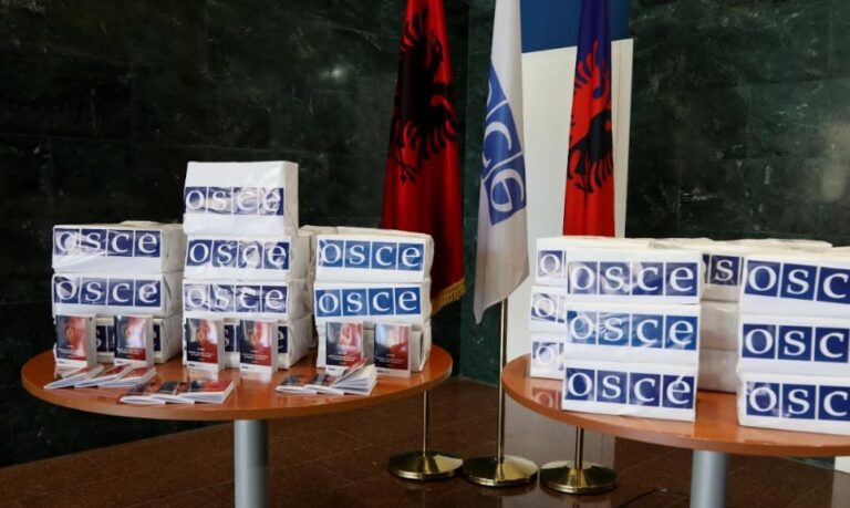 “Ironia”/ Prezenca e OSBE-së fton Policinë e Shtetit të lexojë një libërth për zgjedhjet
