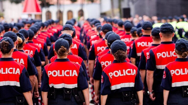 Nis vaskinimi i efektivëve të policisë në stadiumin “Air Albania”