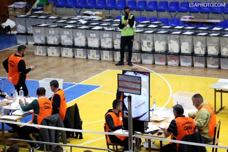 “Lufta” për të thyer herësin në listat e partive, ja sa vota i duhen Boçit, Kapllanaj dhe Fatmir Xhafaj