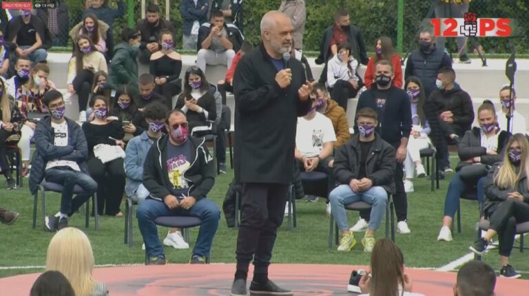 Rama “mburret” me kilometrat e makinës, por ka frikë për fatin e tij