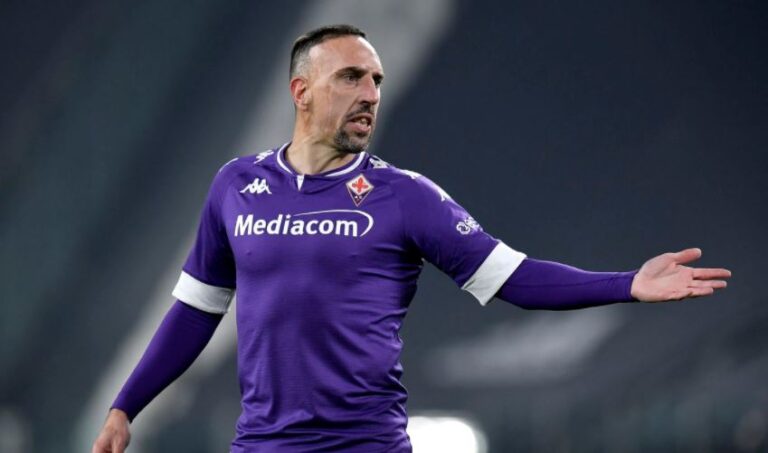 Ribery pritet të largohet nga Fiorentina, por do të qëndrojë në Seria A
