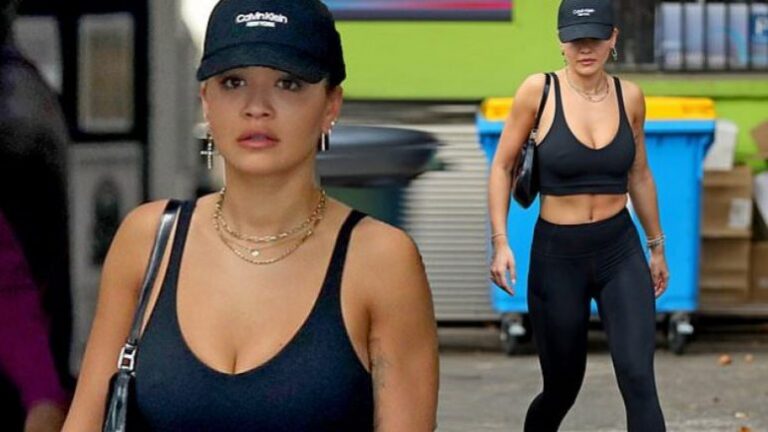 Me çantë 1900 euro dhe vathë në formë kryqi, Rita Ora më në formë se kurrë në rrugët e Sydney-t (FOTO)