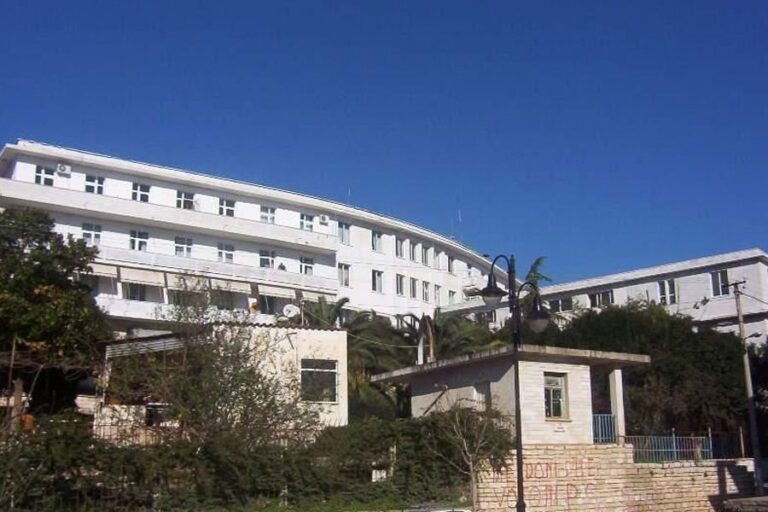 Sarandë/ Një person përfundon në gjendje të rëndë në spital, dyshimet e para