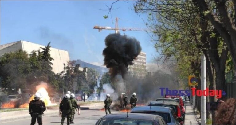 Trazira pas protestës së studentëve në Greqi: Kokteje molotovi e kimikate, 1 polic i plagosur