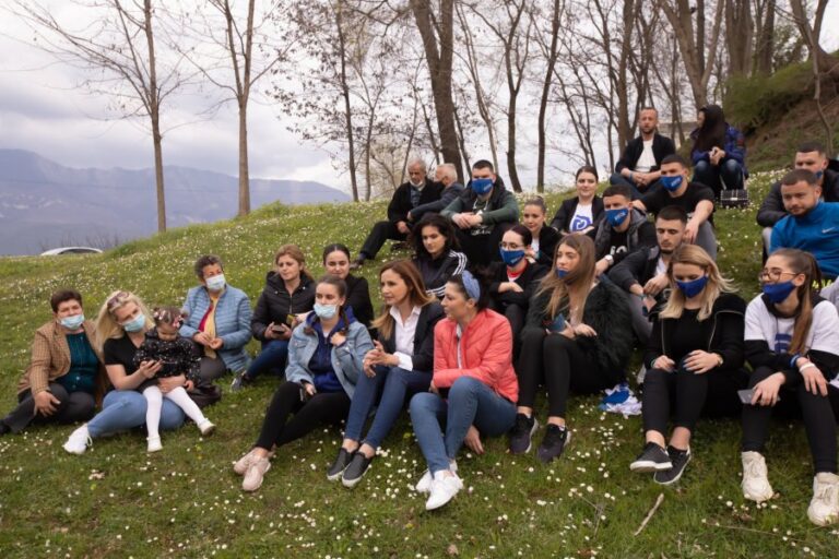 Tabaku: Shqiptarët përditë po telendisen nga një i papërgjegjshëm