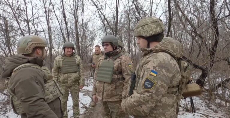 Situatë e tensionuar në Ukrainë, amerikanët të prerë me rusët: Mos guxoni ta prekni