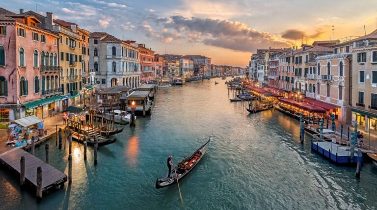 Venecia ndalon anijet lundruese