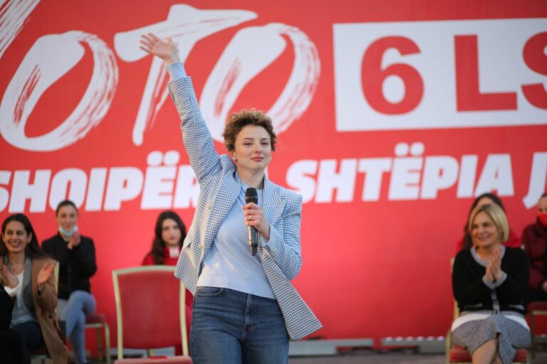 Erisa Xhixho apel shqiptarëve: Besoni në forcën tuaj! Ju jeni ndryshimi! Me 25 prill, bëjeni ndryshimin realitet!