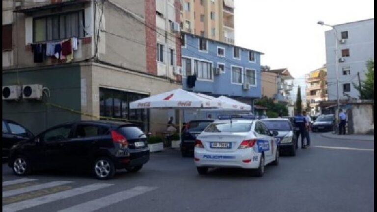 Atentati në Elbasan/ Zona e “blinduar” nga Policia, pamjet nga vendi i ngjarjes, e plagosur dhe një femër