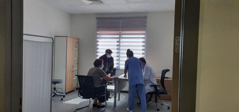 Manastirliu publikon fotot e pacientëve të parë në spitalin e Fierit: Më e mira është përpara