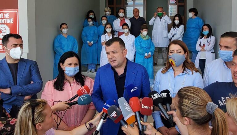 Mbyllet pavioni Covid në spitalin Rajonal të Elbasanit, Balla: Jam dëshmitar i shumë rasteve të jetëve të shpëtuara